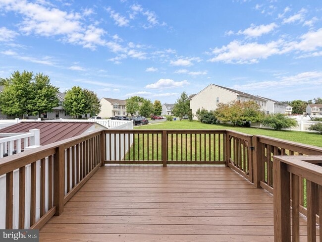 115 Bay Hill Ln