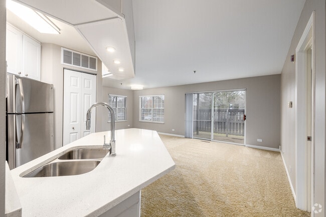 1BR, 1BA - 753SF - Kitchen - Bristol Club