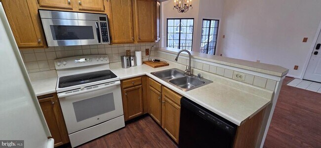 Photo - 7005 Birkenhead Pl Unit F