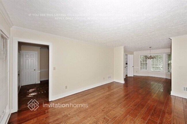 Photo - 3884 Hunting Ridge Dr SW