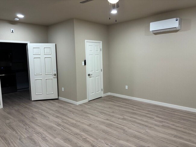 Photo - Available now! 1bed/1bath Great Neighborhood!