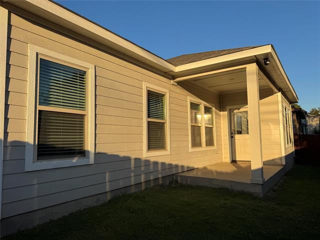 Photo - 142 Canales Cir