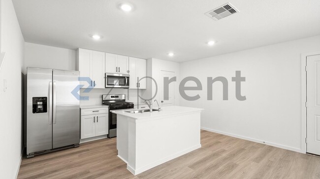 Building Photo - Unit