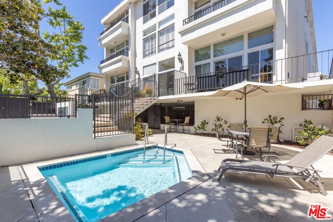 Photo - 511 San Vicente Blvd Unidad 204