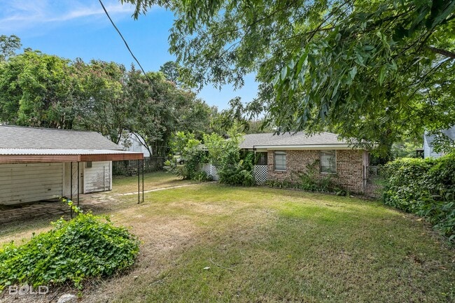 Photo - 3 Bedroom 2 bath Brick Home!