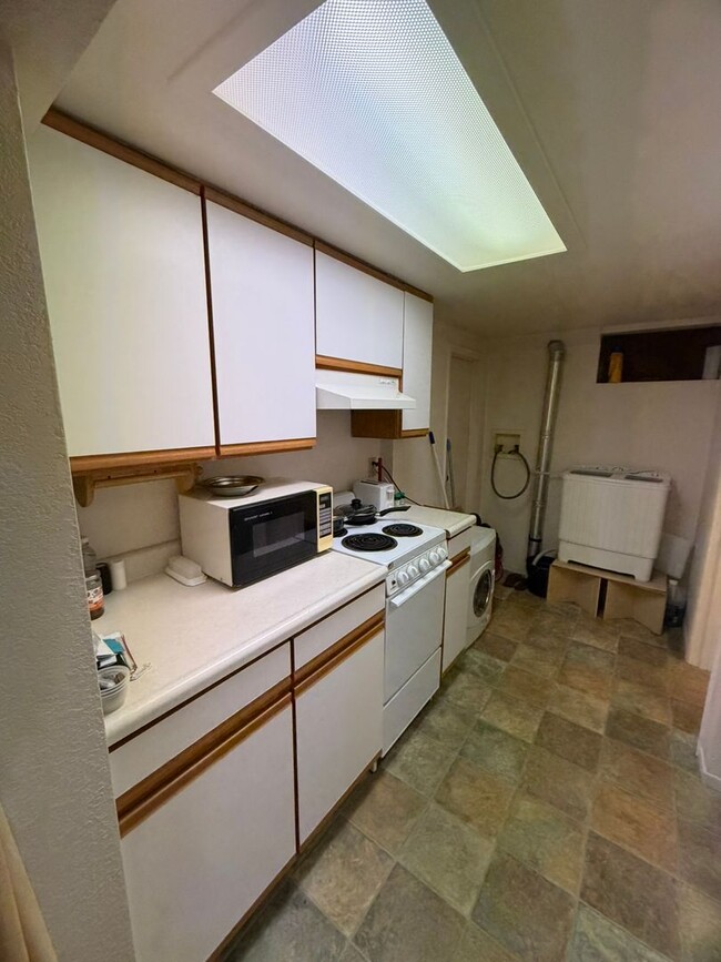 Photo - 1069 N Meridian Rd