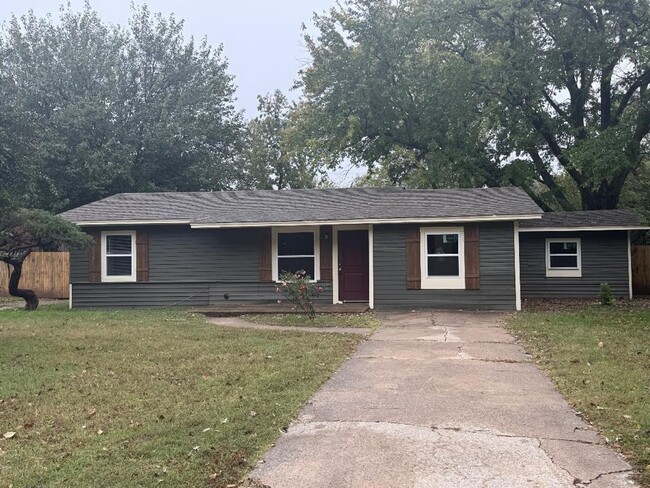 4 Bed 1 Bath Home Available For Lease! - 4 Bed 1 Bath Home Available For Lease!