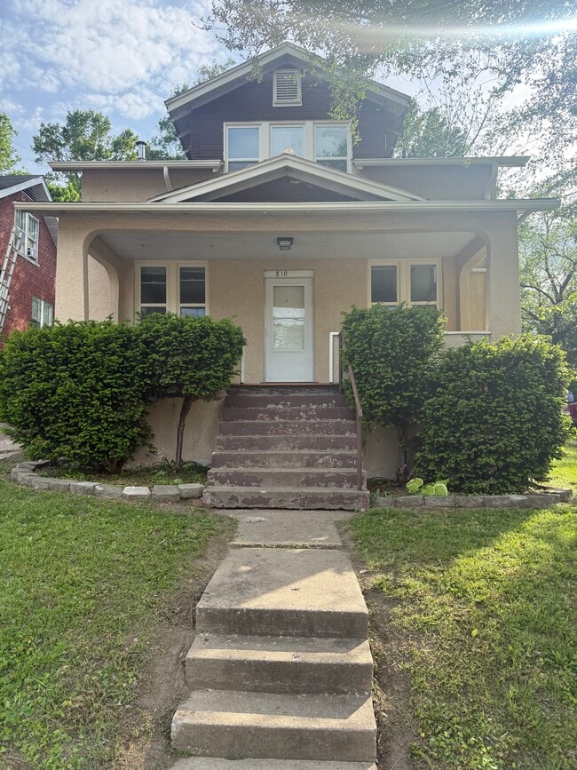 Building Photo - 810 E McCarty St