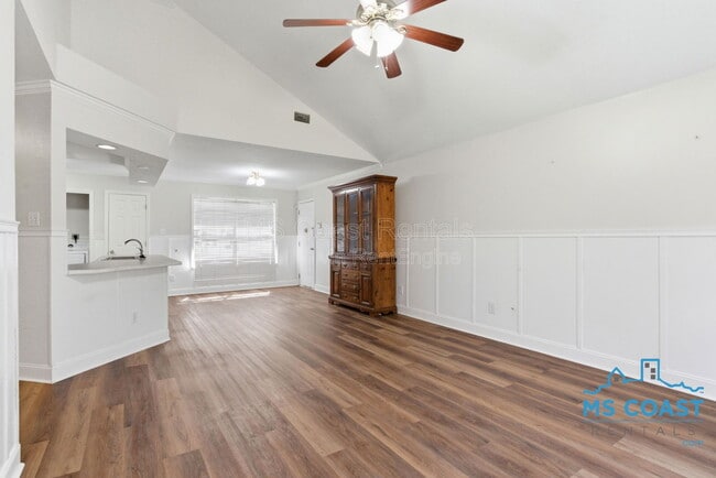 Photo - 16035 Tower Bridge Ave