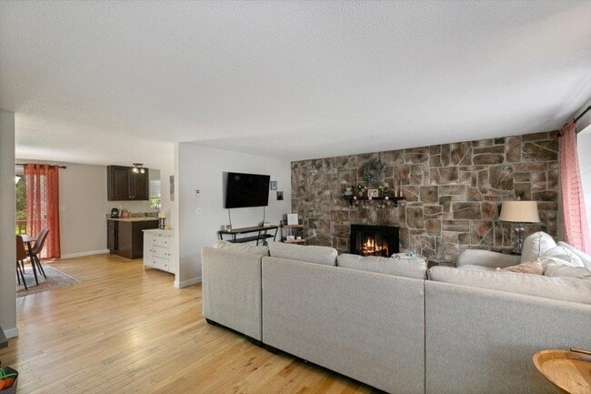 Photo - 114 Fieldstone Dr