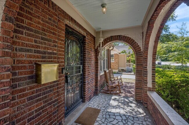 3/2 fully updated with appliances included!