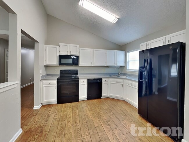 Photo - 3099 Wavering Ln