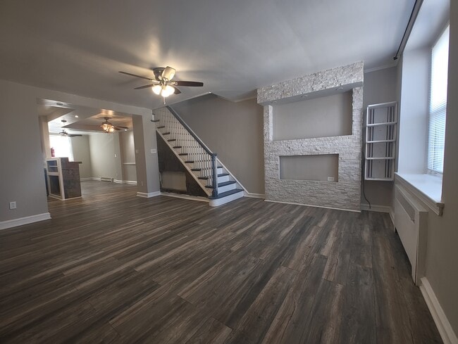 Building Photo - 1624 E Mayland St Rental