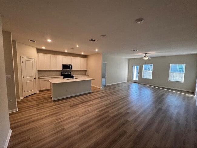 Photo - 905 Copper Frond Way