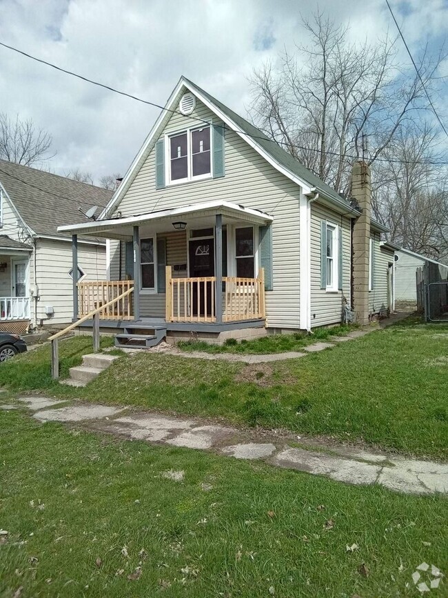 Building Photo - Welcome to this charming 2 bedroom home lo...