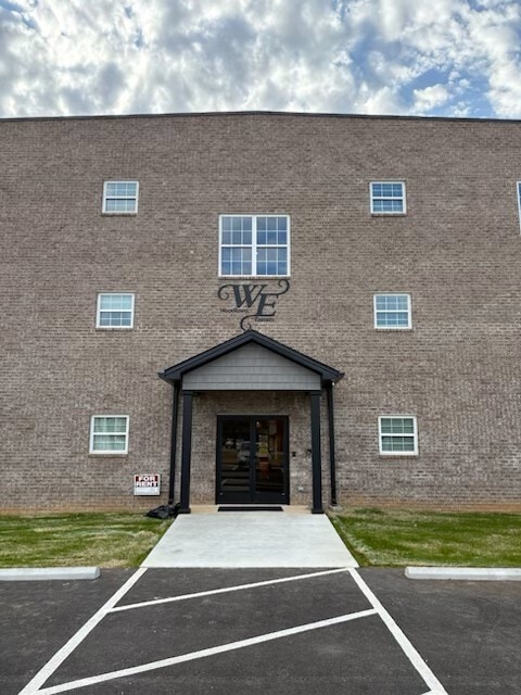 Building Photo - 2350 Filiatreau Ln Unit 111