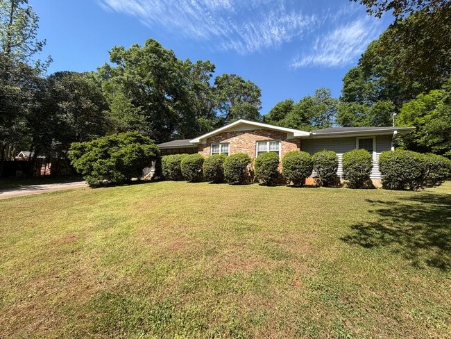 Building Photo - Lovely 3 Bedroom, 2 Bath House with 2-Car Garage in Athens, GA