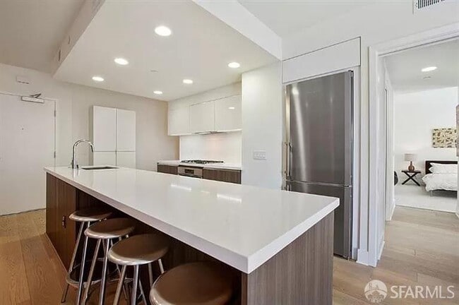 Photo - 1080 Sutter St