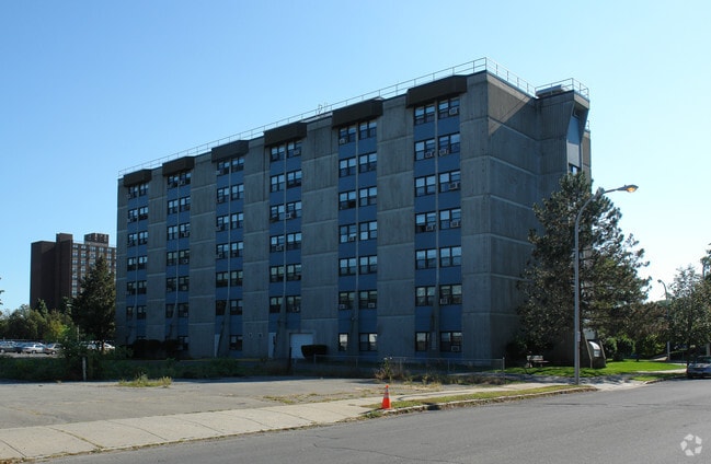 Photo - Stratton Apts