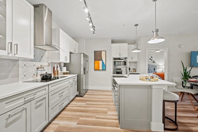 Photo - Addison Square