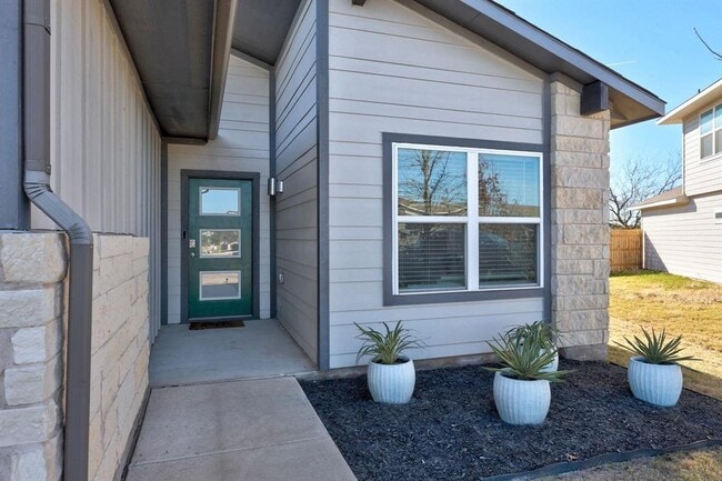 Photo - 100 Deserti Rd