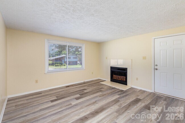 Photo - 3131 Vestal Pl