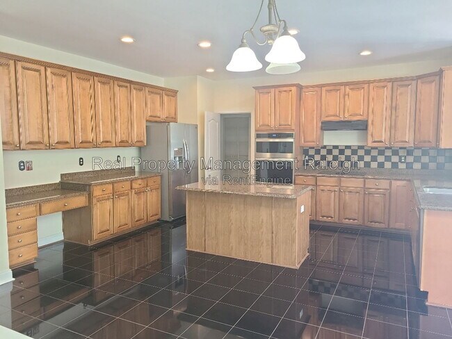 7801 Kensington Manor Ln