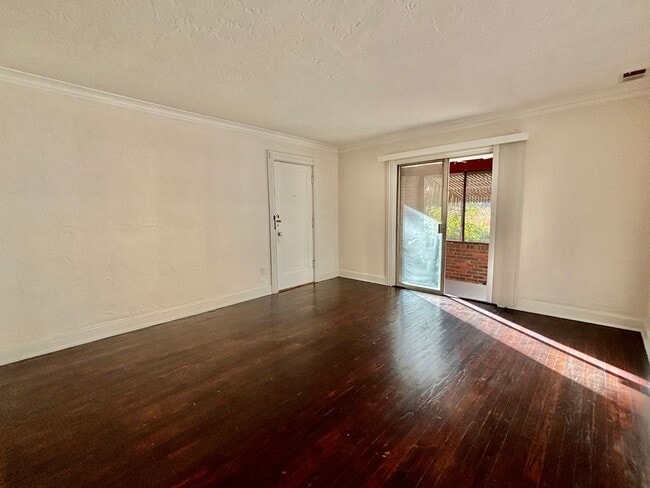 Photo - 5017-5019 Wyandotte St Unidad 5017-2N