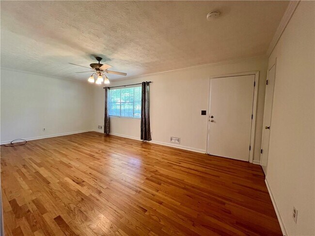 Photo - 6695 Courtney Dr