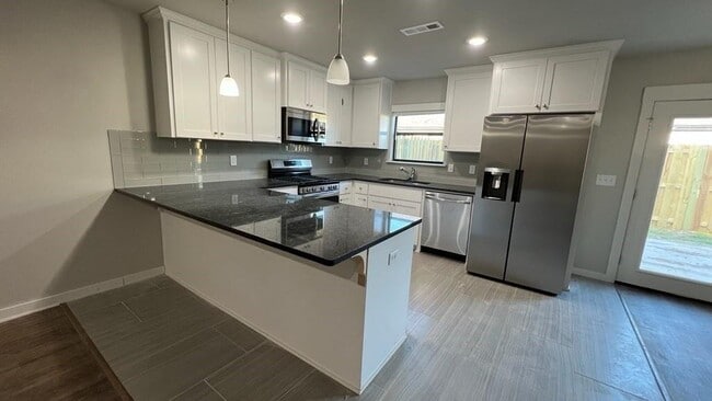 Photo - 305 Tricha Cir SW