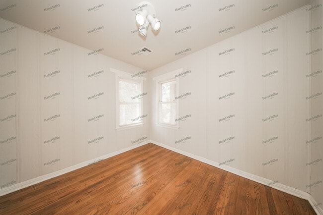 Photo - 1701 E Madison St