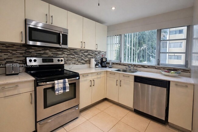 Photo - 950 NE 199th St Unit 2H