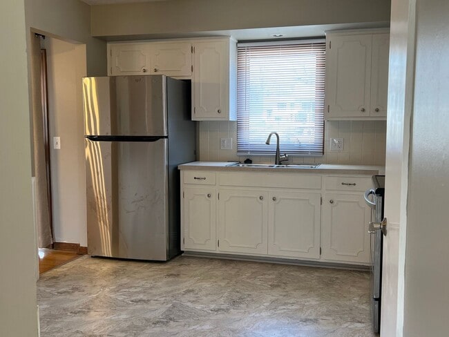 Photo - Great 3 Bedroom!!