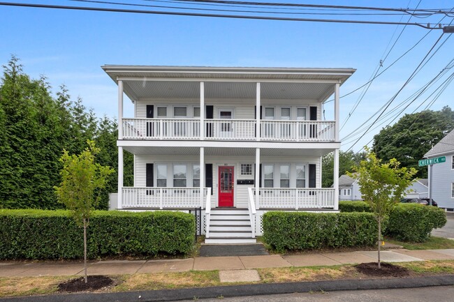 40 County St Unidad B