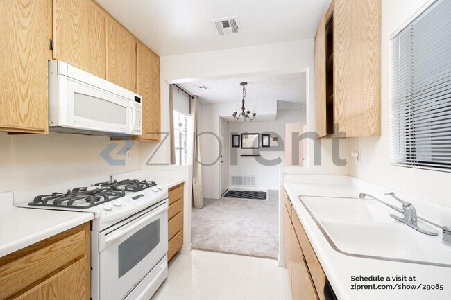 Photo - 10347 Azuaga St