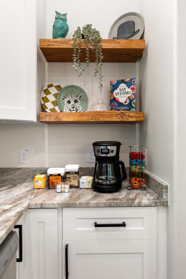 Photo - 308 Keller St