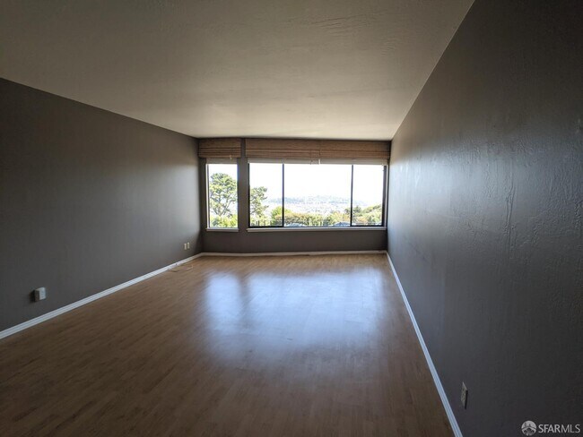 Photo - 184 Portola Dr