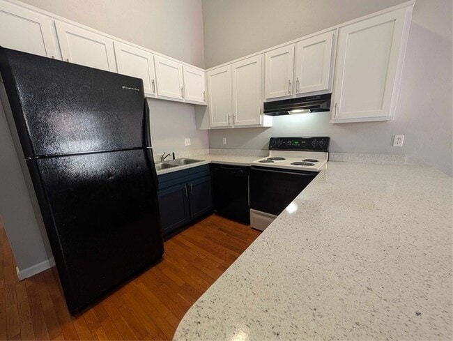 Building Photo - 2093 Continental Ave