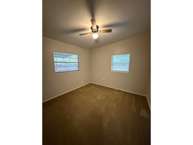 Photo - 3 Bedroom with Garage, Screen Porch, and Central AC-Lake Mary Schools!