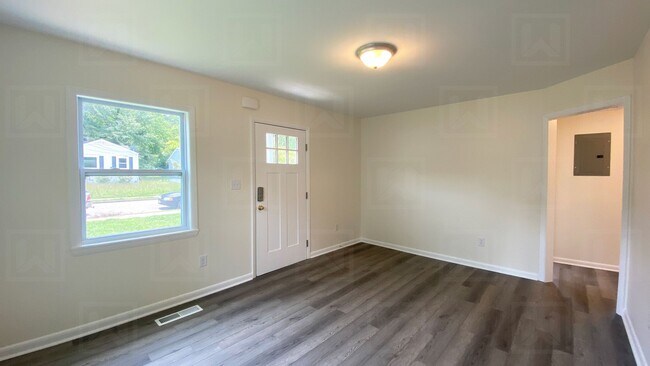 Photo - 2-Bed Home in Oakridge Community - Renovated