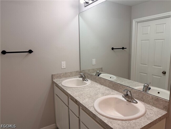 Photo - 3214 NE 14th Pl