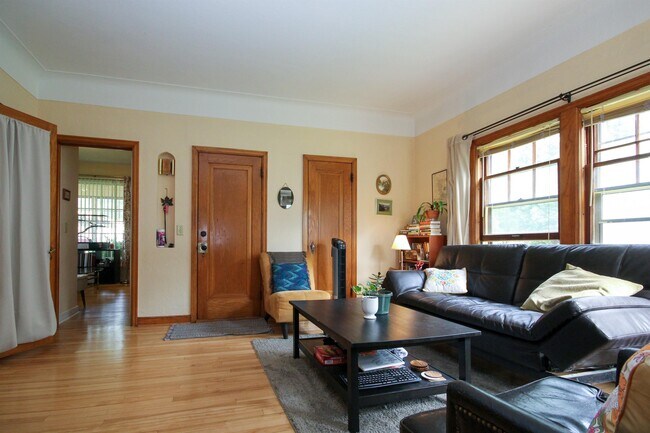 Photo - 4011 Quail Ave N