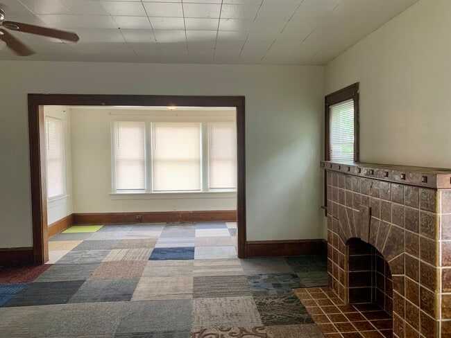 Photo - 1005 13th St NE