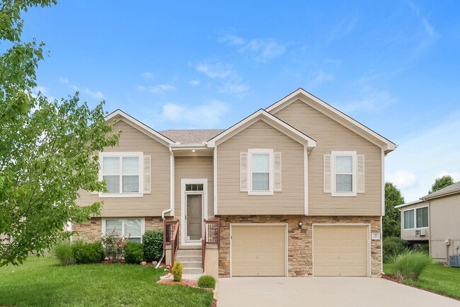 Photo - 705 Hibiscus Cir House