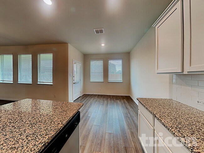 Photo - 2401 Lalun Lane