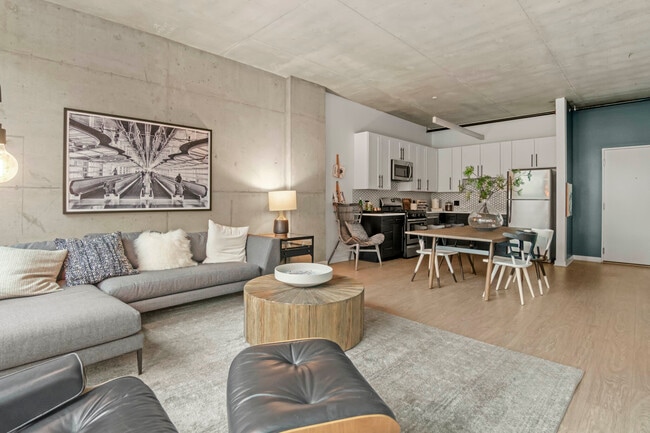 Photo - 1399 S State St