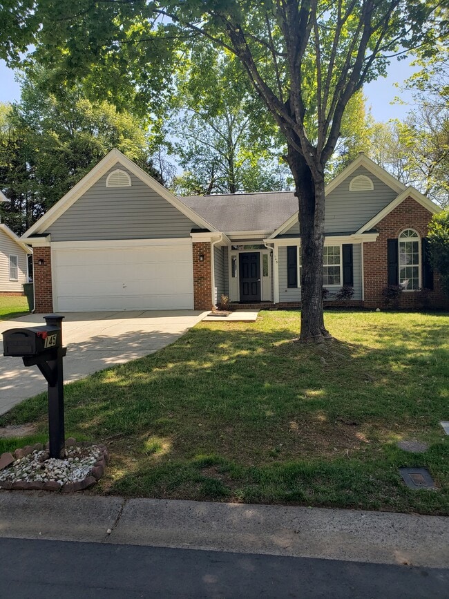 Building Photo - 145 Round Keep Ln