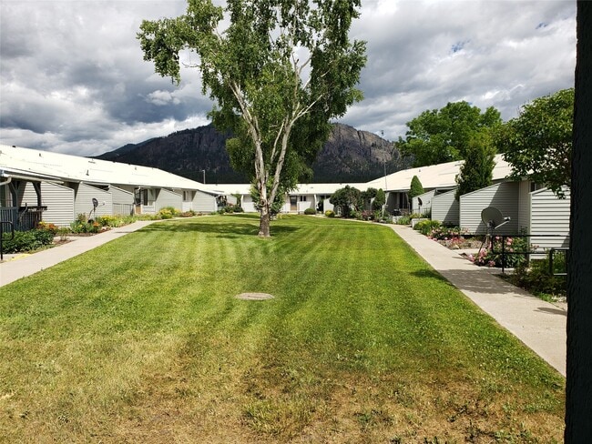 Photo - 401 S 5th St E