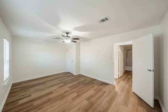 Photo - 3018 Sycamore Springs Dr