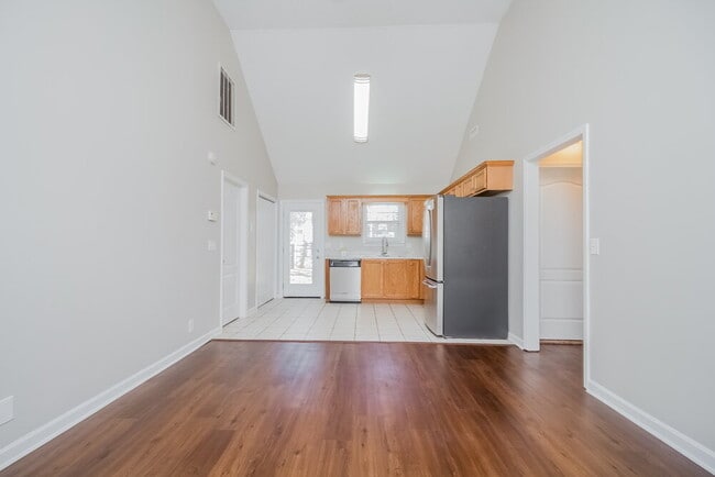 Photo - 1012 7 Oaks Blvd